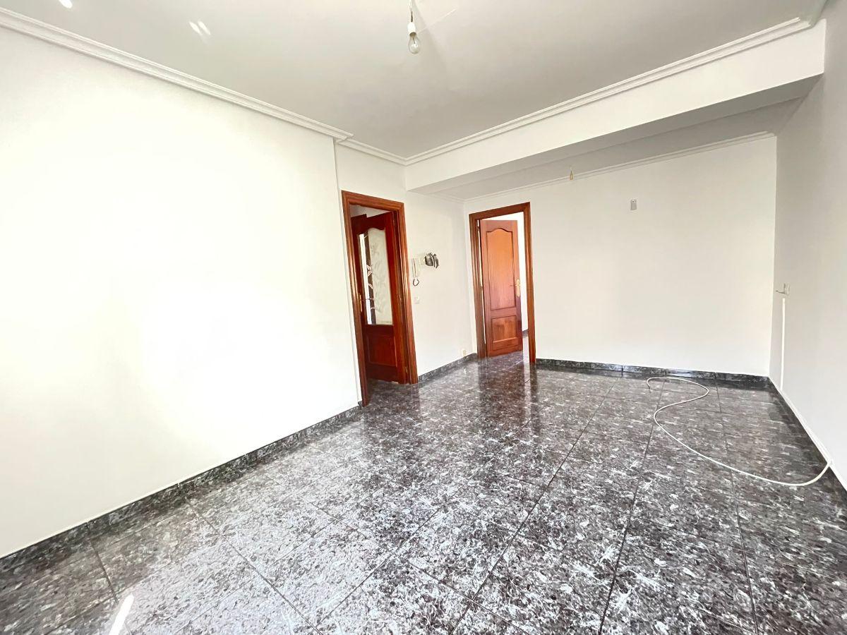 For sale of flat in Laviana