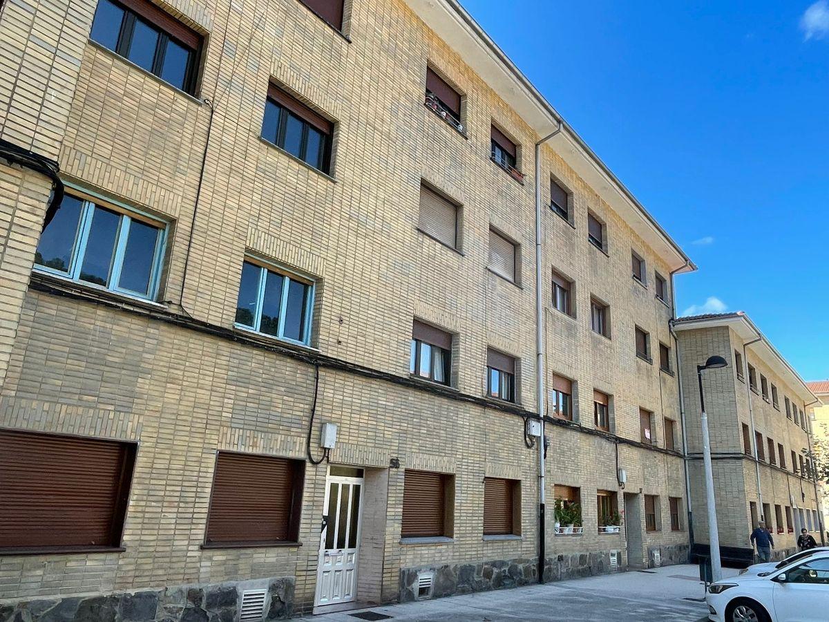For sale of flat in Laviana