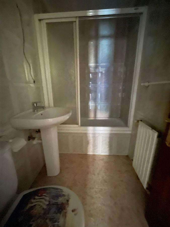 For sale of flat in Laviana