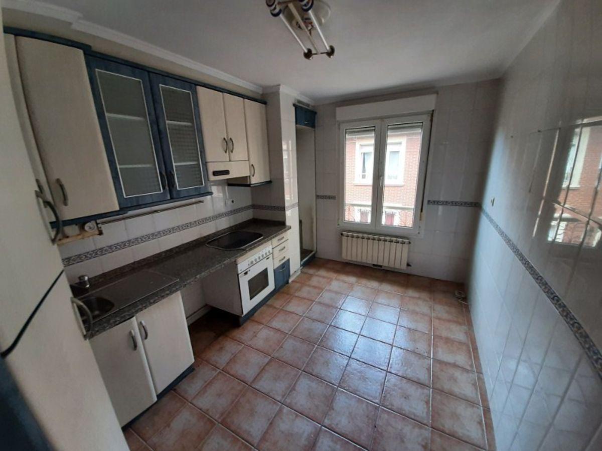 For sale of flat in Siero