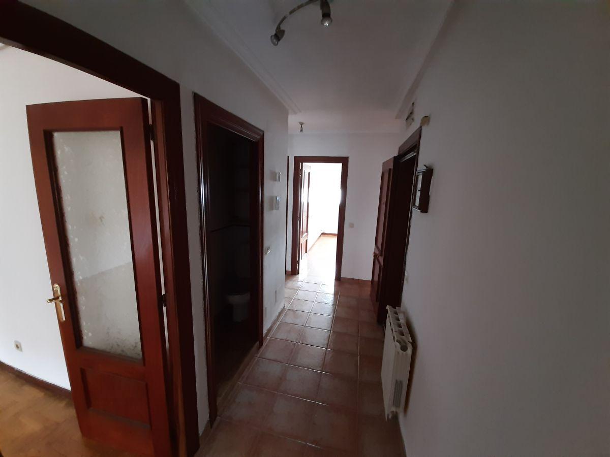 For sale of flat in Siero