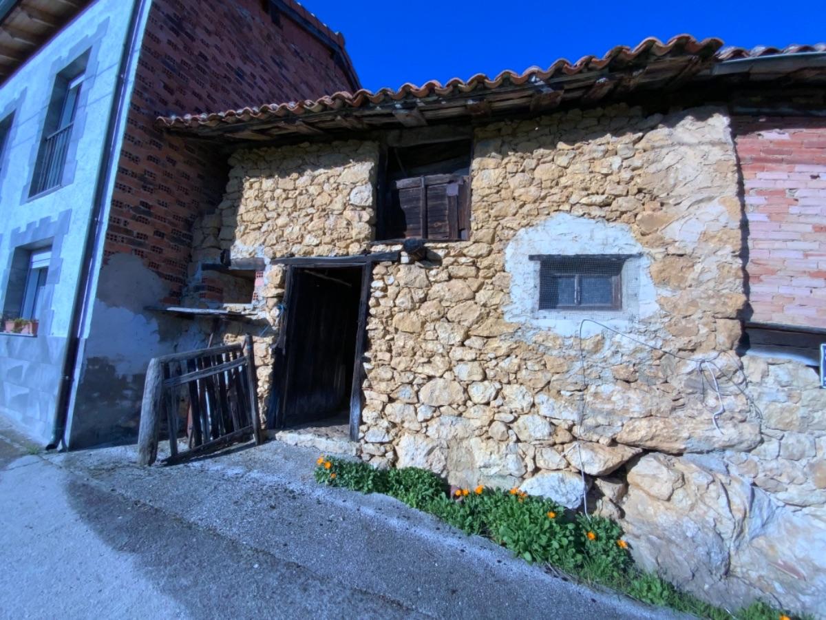 For sale of house in Cabranes