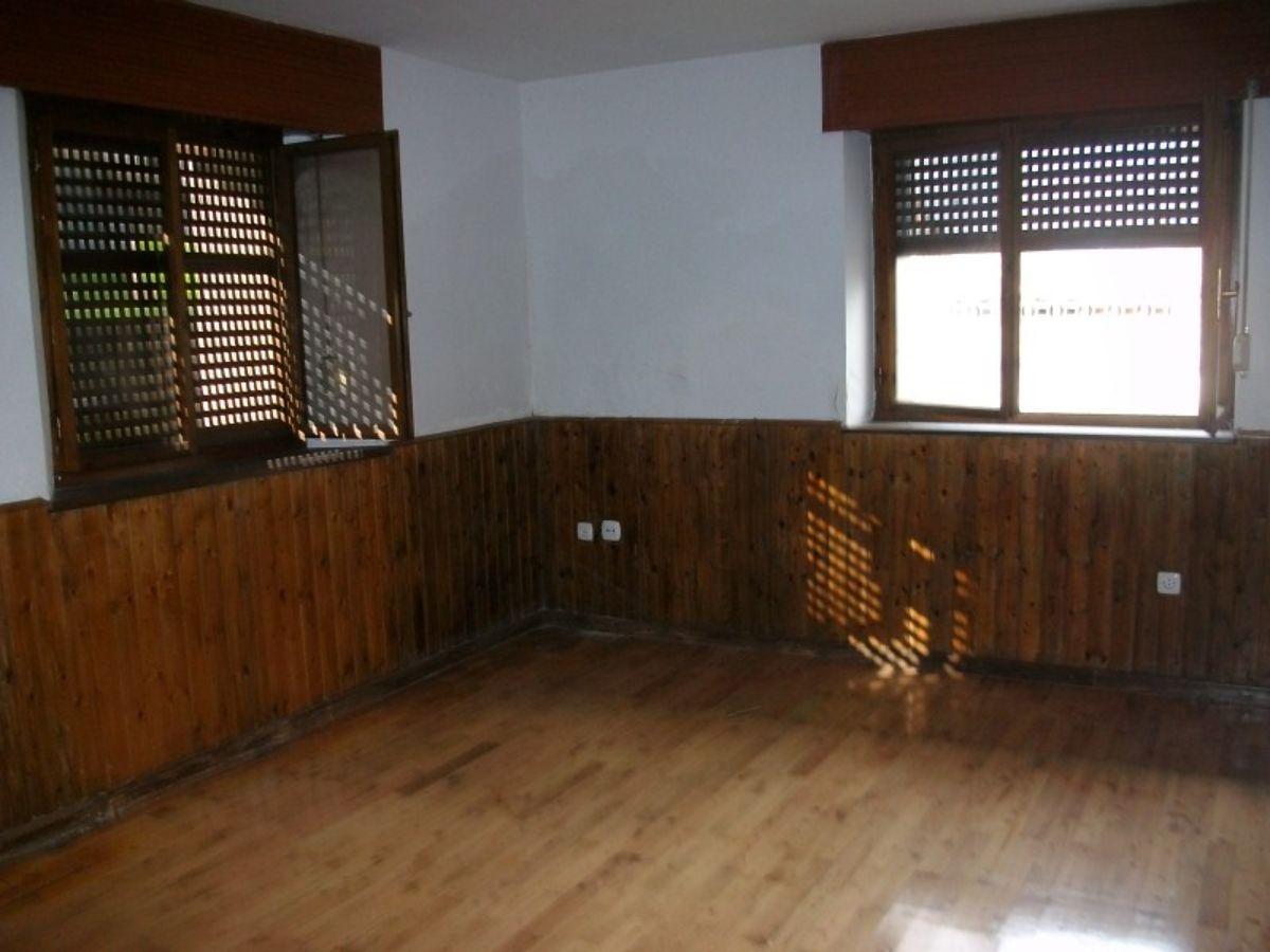 For sale of flat in Piloña