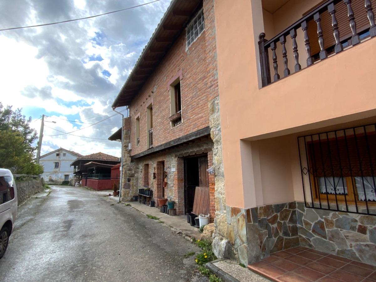 For sale of house in Nava