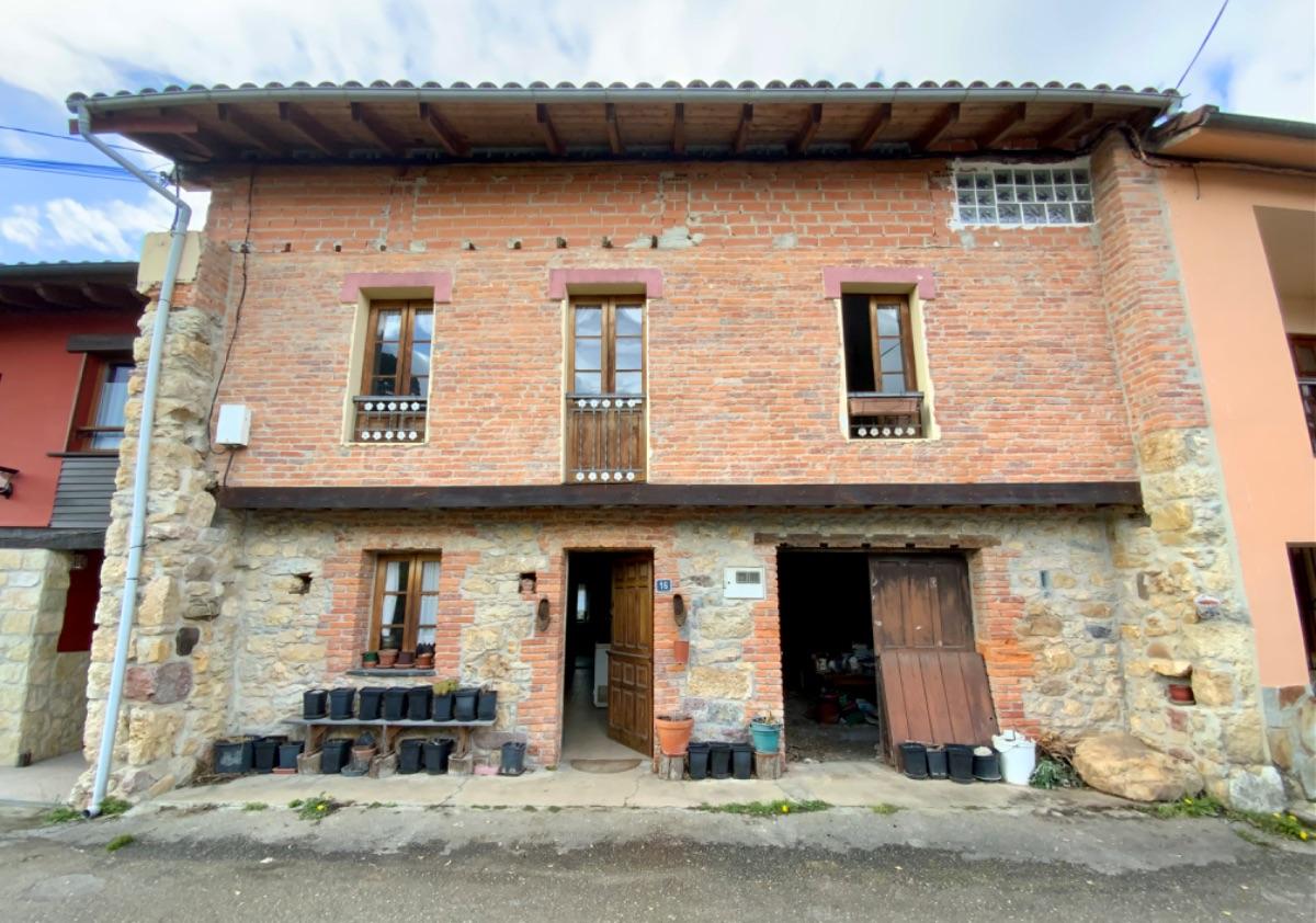 For sale of house in Nava