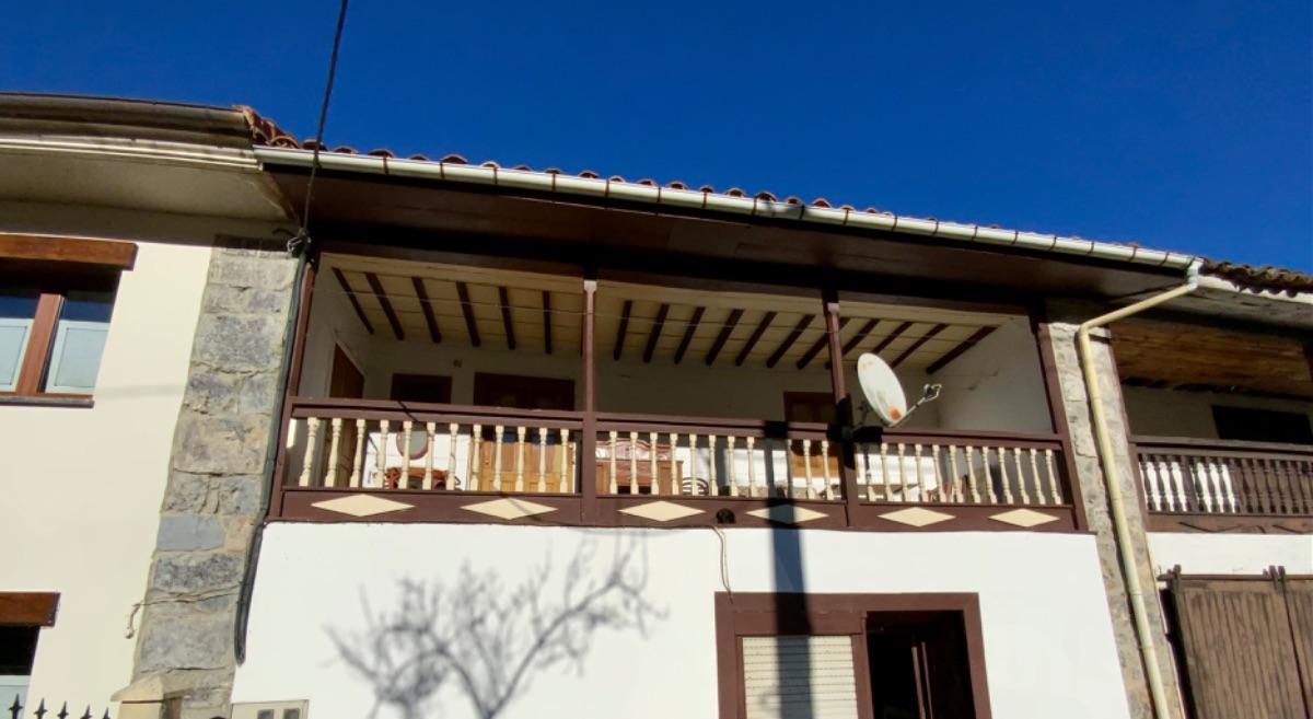 For sale of house in Nava