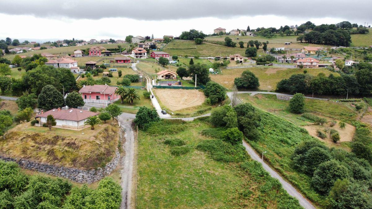 For sale of land in Siero