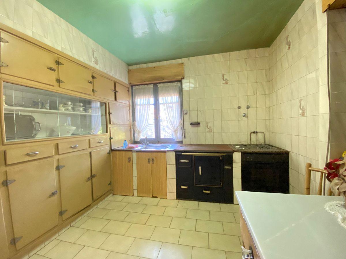 For sale of house in Bimenes