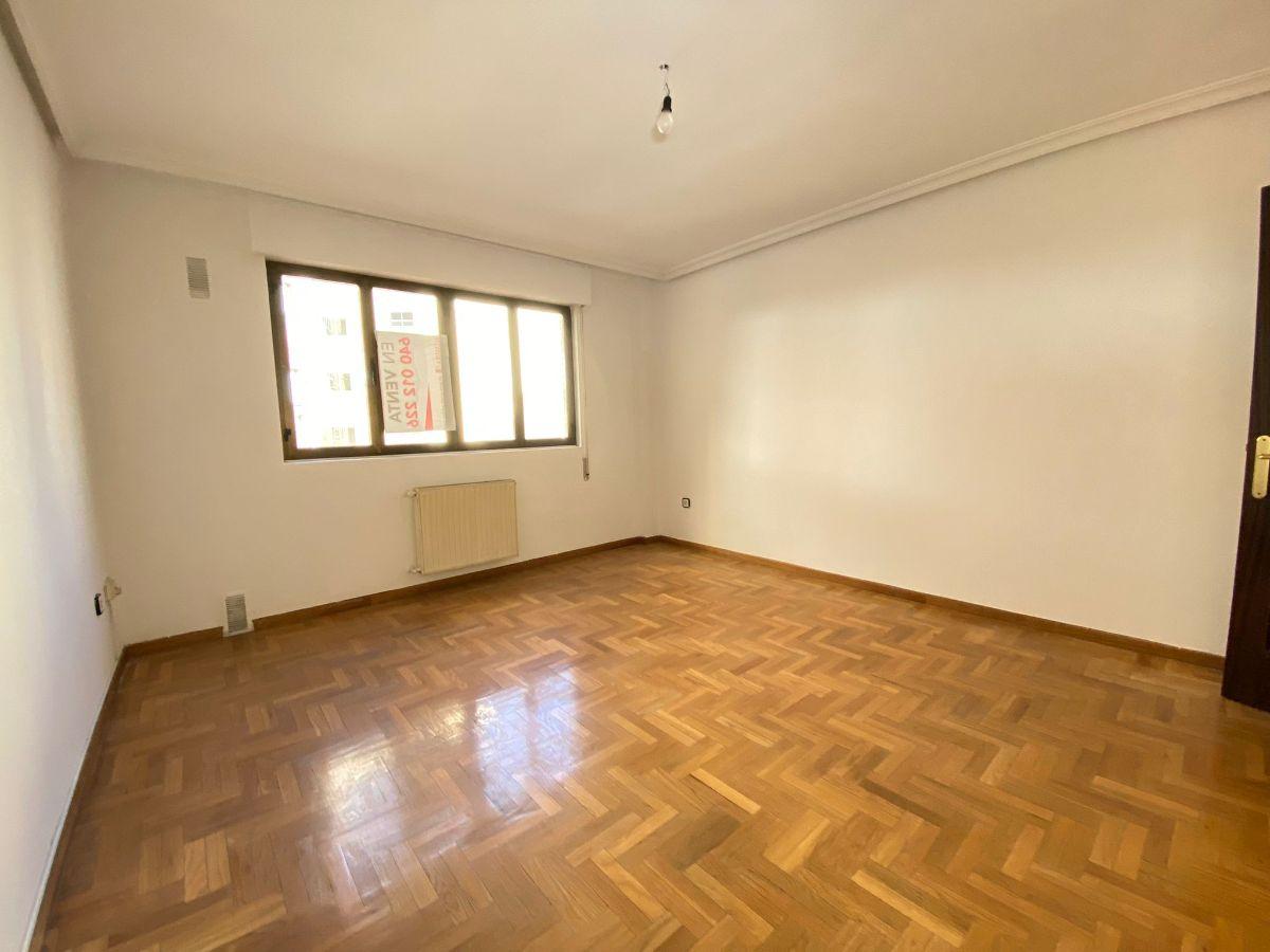 Venta de piso en Oviedo