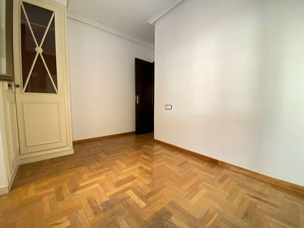 Venta de piso en Oviedo