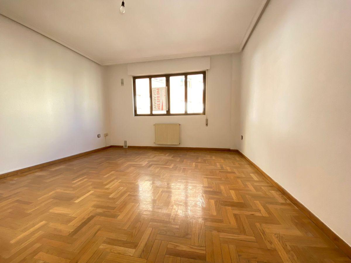 Venta de piso en Oviedo