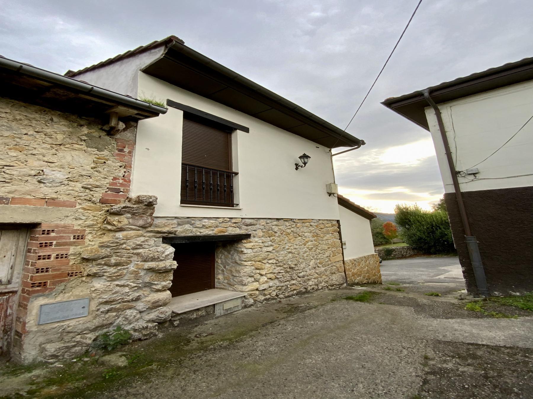 For sale of house in Nava
