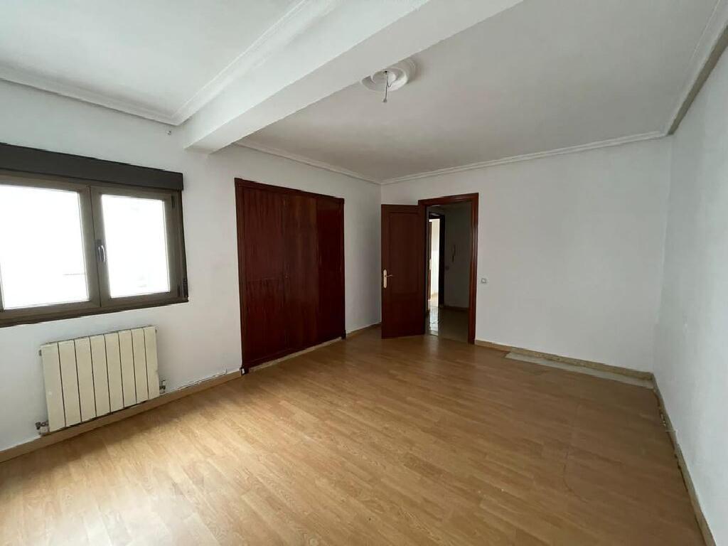 For sale of flat in Siero