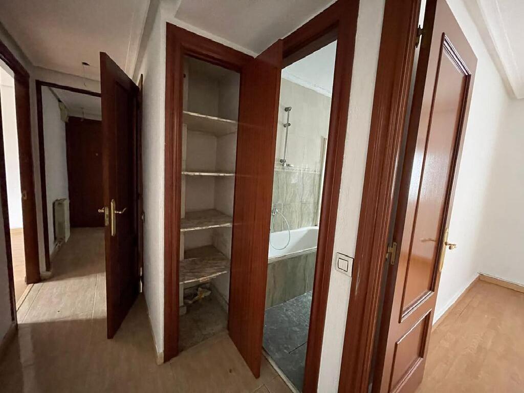 For sale of flat in Siero