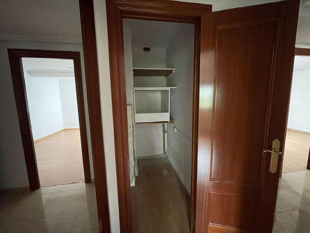 For sale of flat in Siero