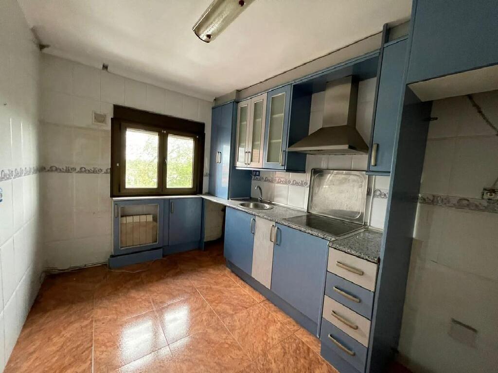 For sale of flat in Siero