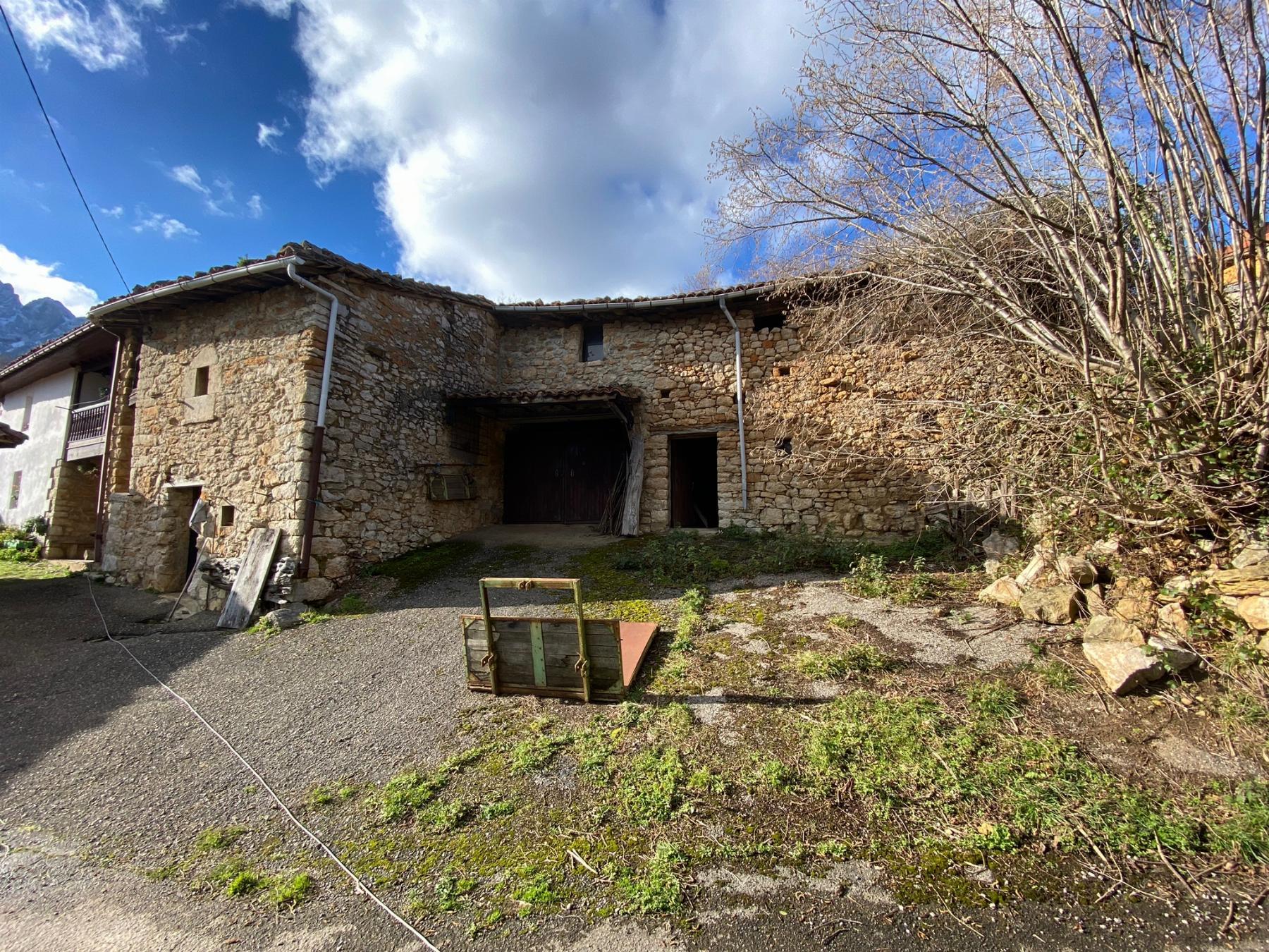 For sale of recreation property in Morcín
