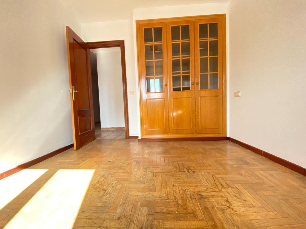 For sale of flat in Siero