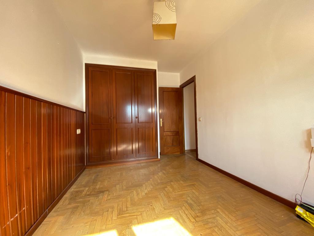 For sale of flat in Siero