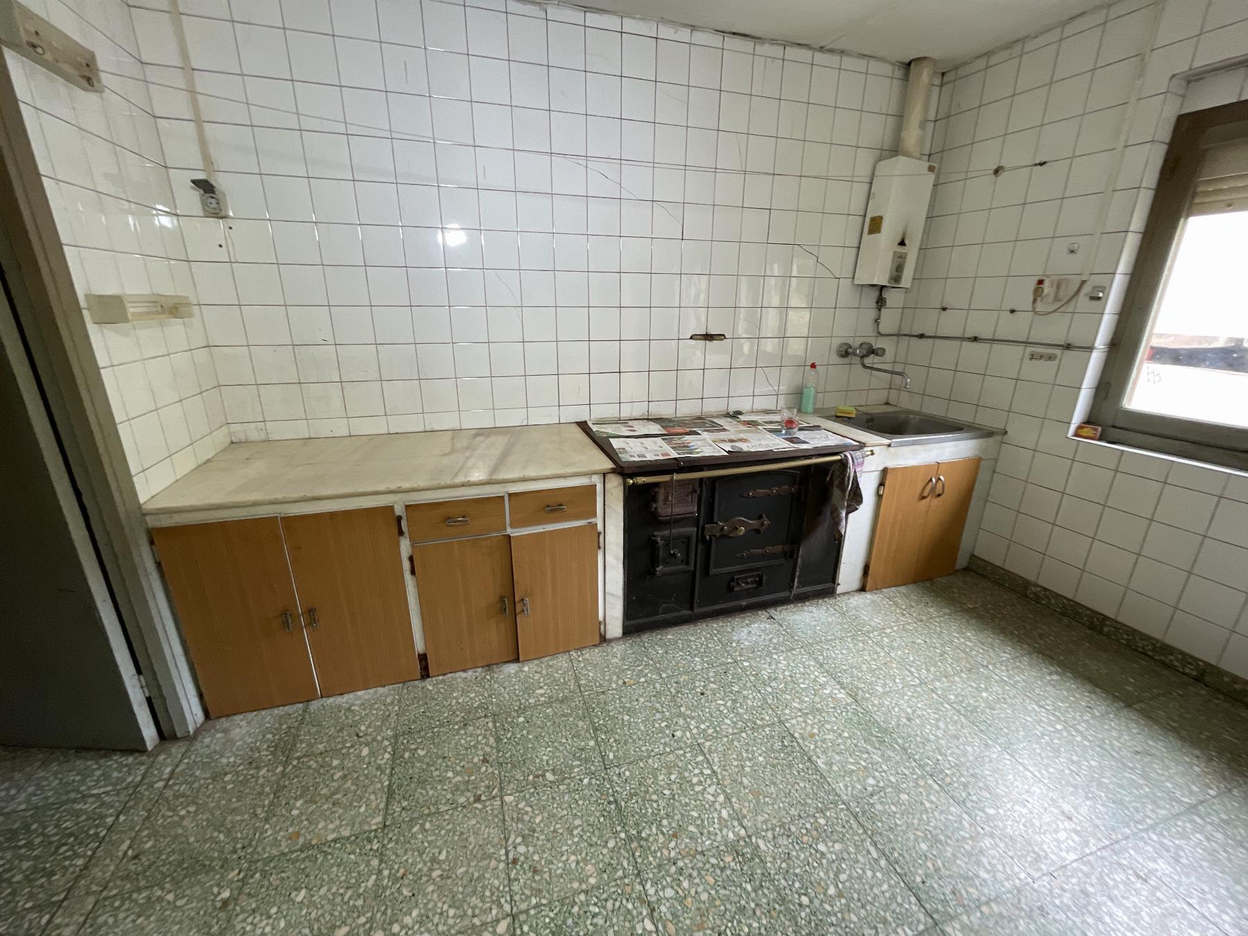 For sale of house in Salas Concejo