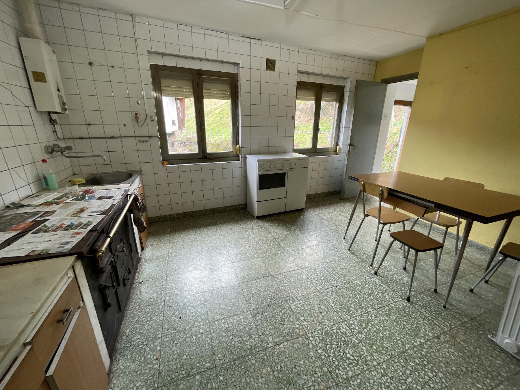 For sale of house in Salas Concejo