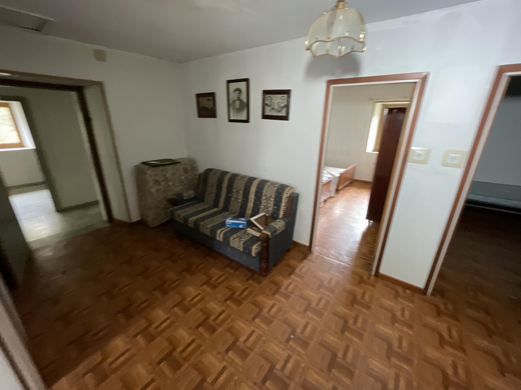 For sale of house in Salas Concejo
