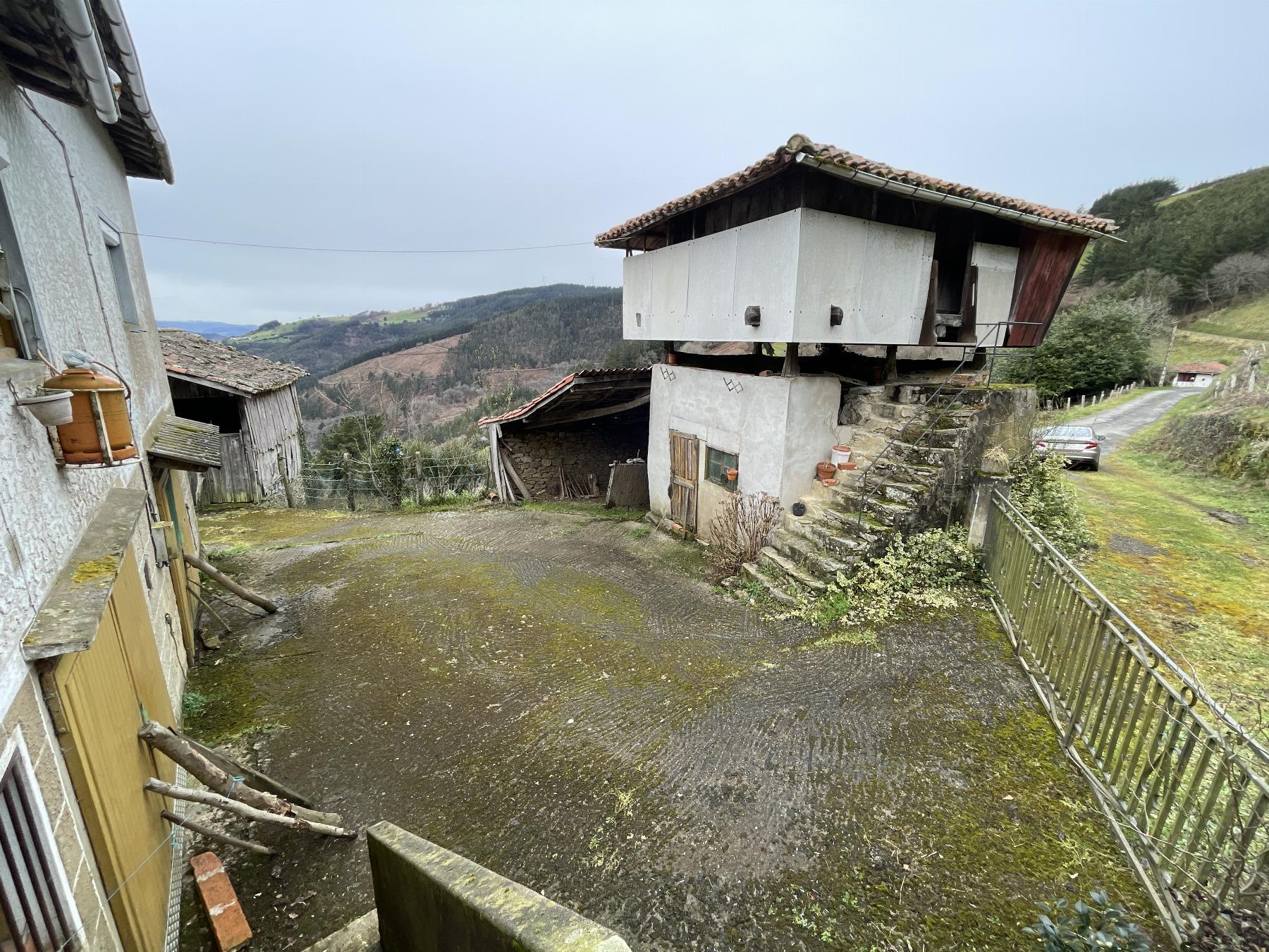 For sale of house in Salas Concejo