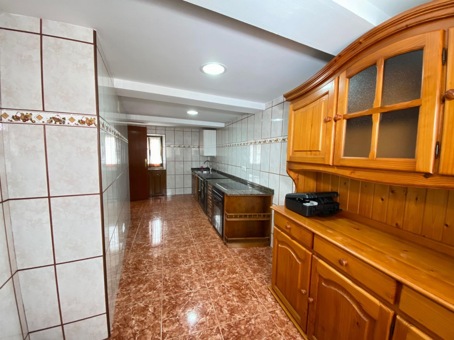 For sale of house in Bimenes