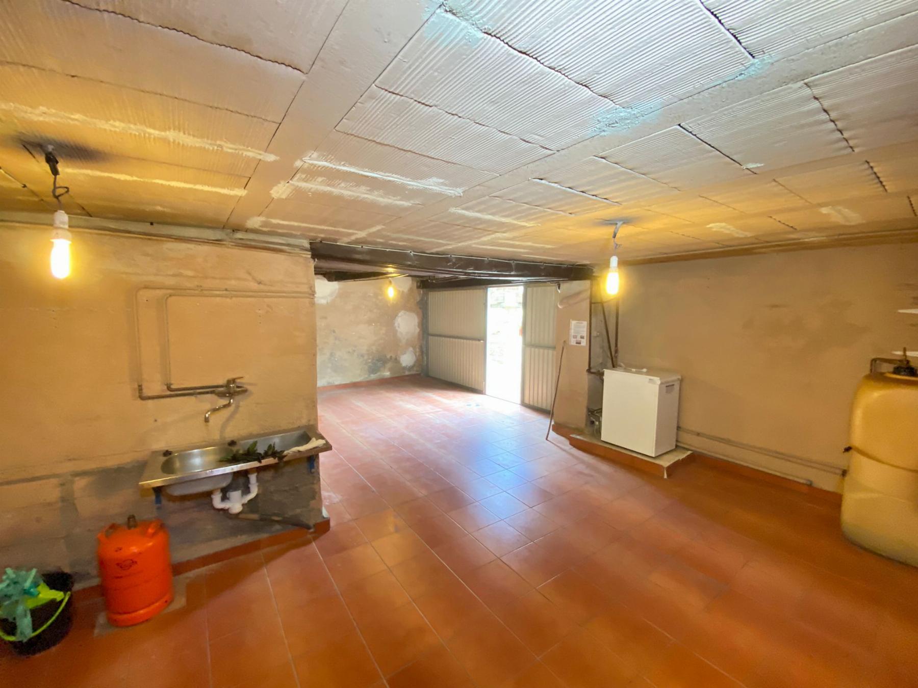 For sale of house in Bimenes