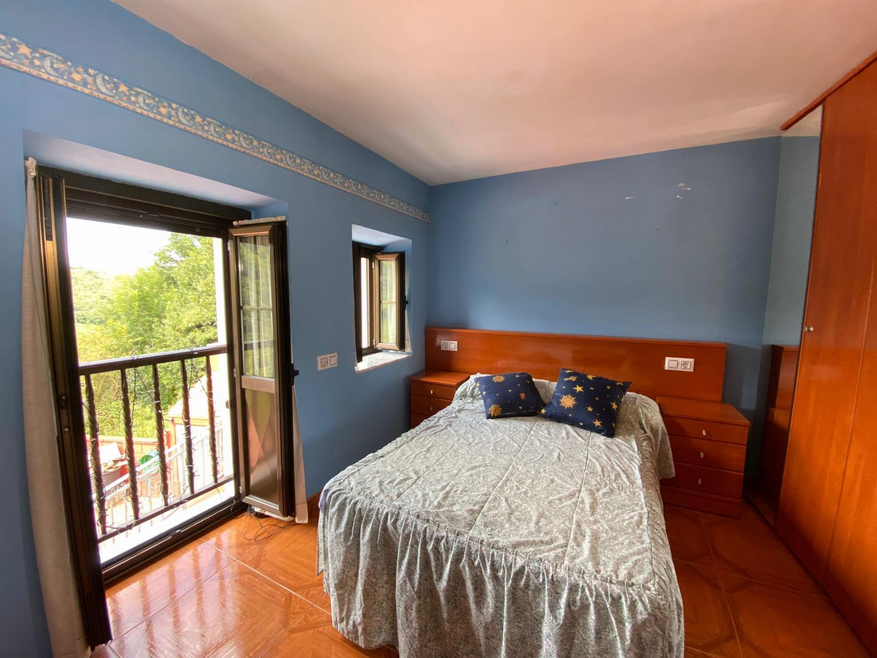 For sale of house in Bimenes