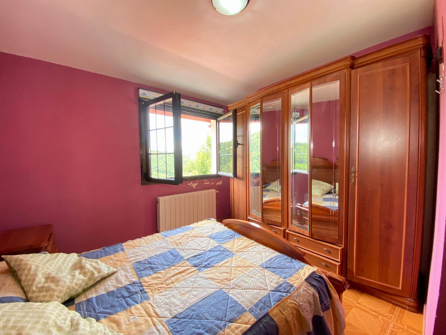 For sale of house in Bimenes