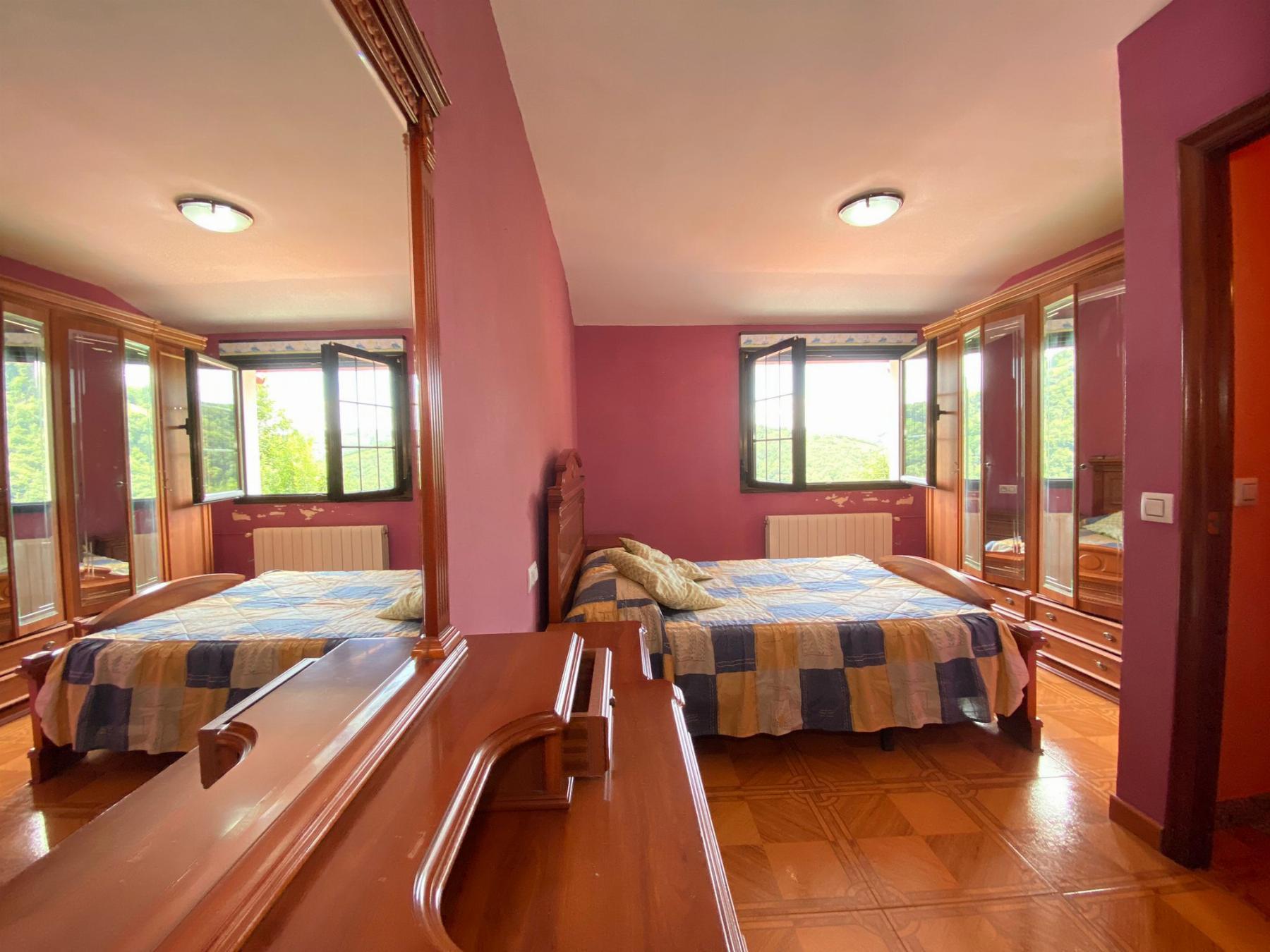 For sale of house in Bimenes
