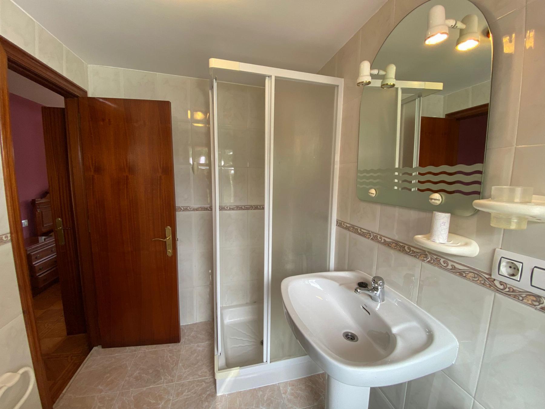 For sale of house in Bimenes