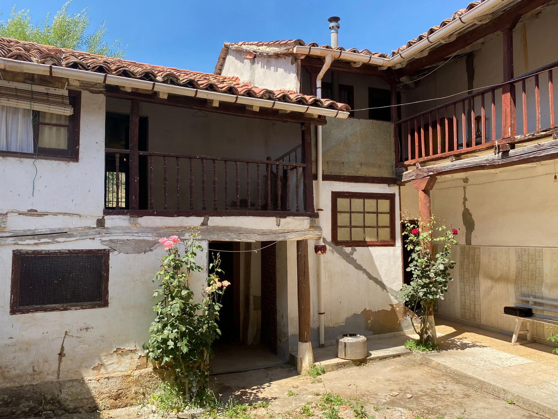 For sale of house in Magaz de Cepeda