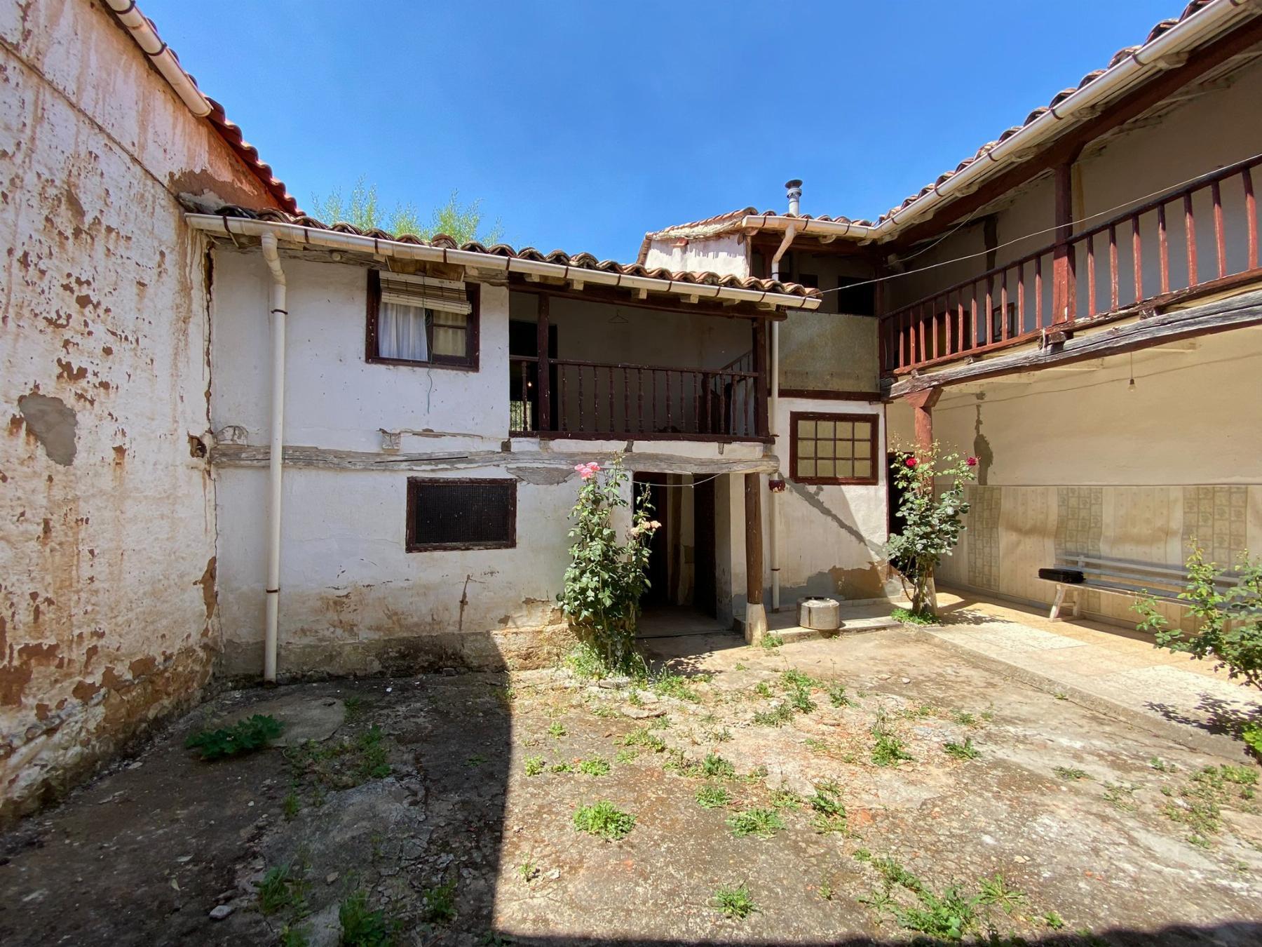 For sale of house in Magaz de Cepeda