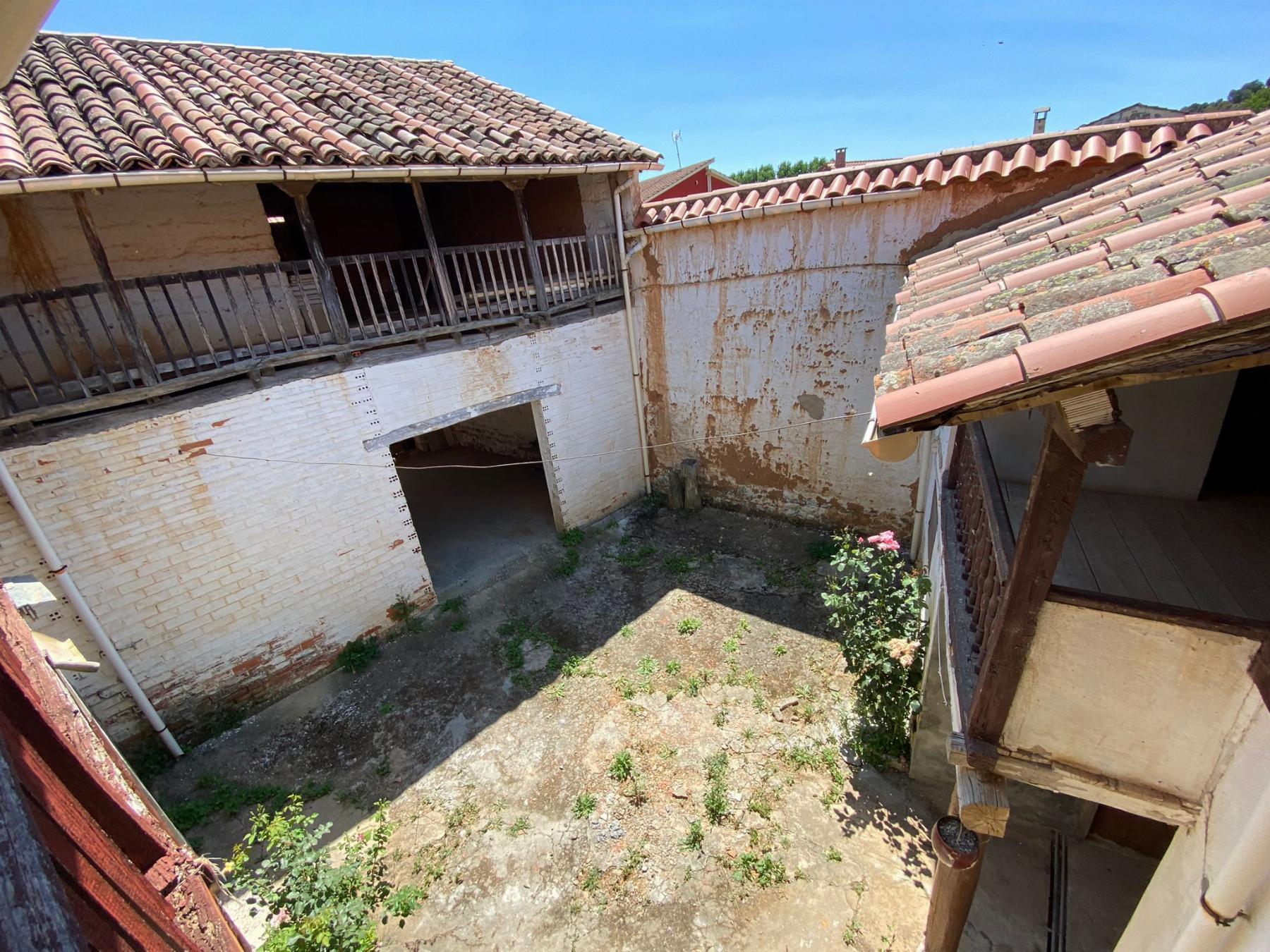 For sale of house in Magaz de Cepeda