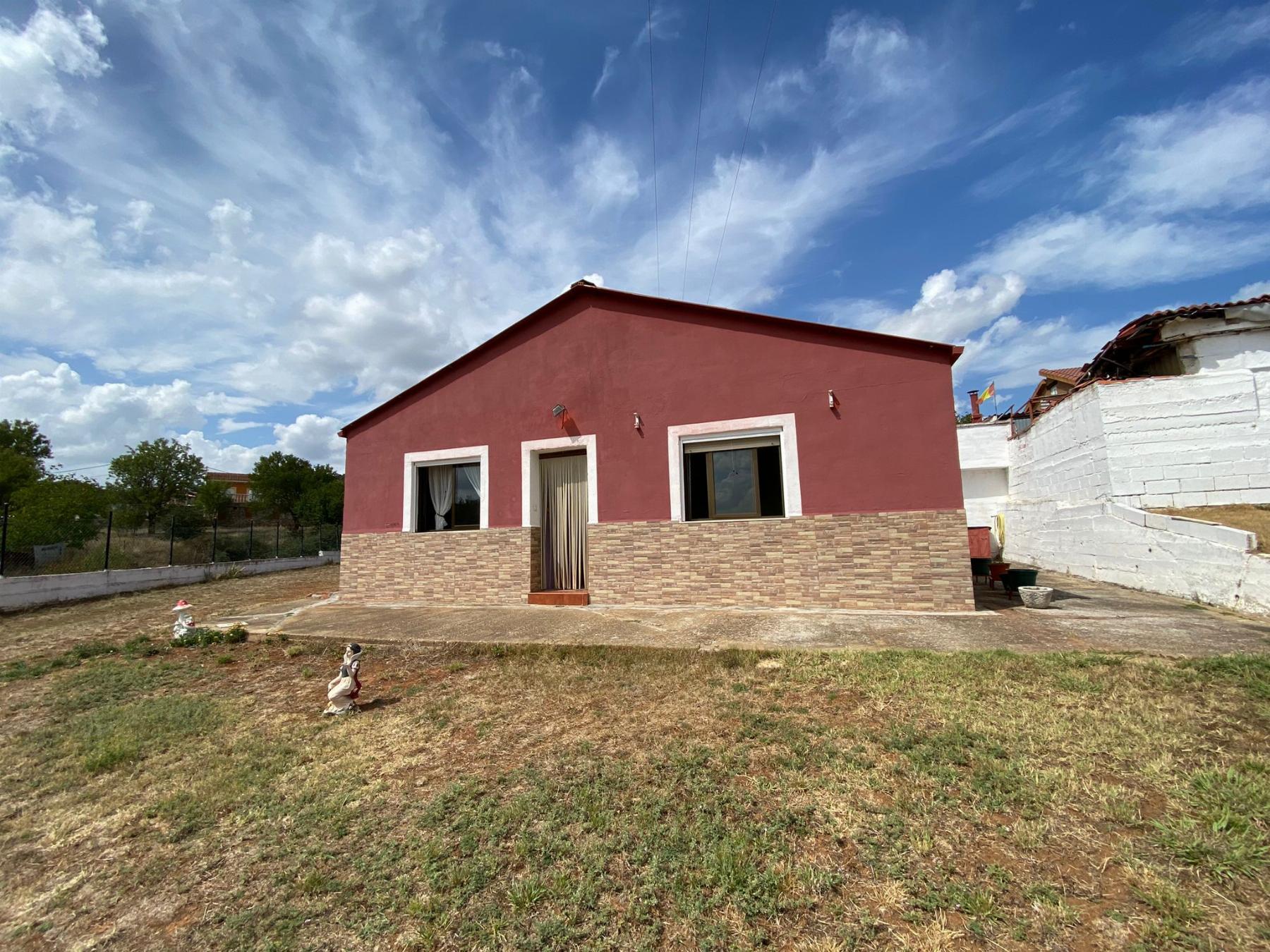 For sale of house in Alija del Infantado