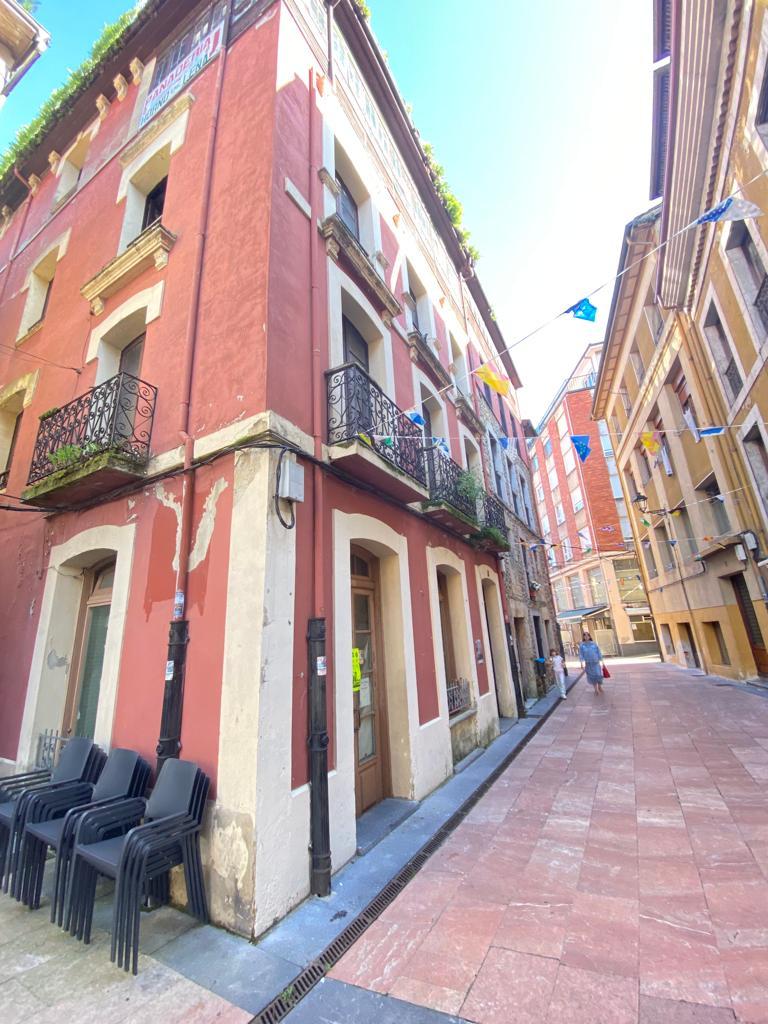 For sale of building in Piloña