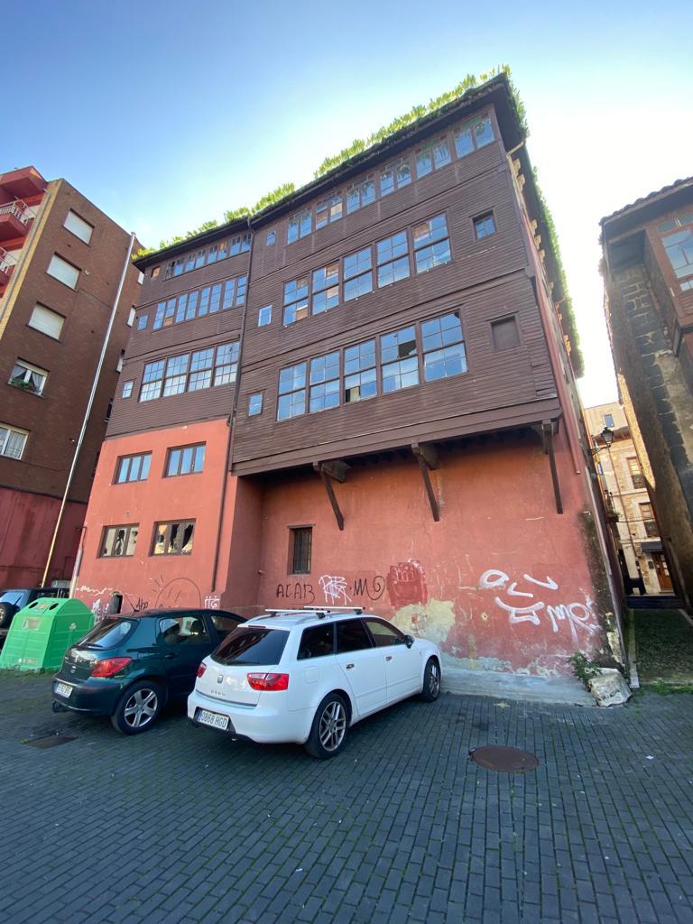 For sale of building in Piloña