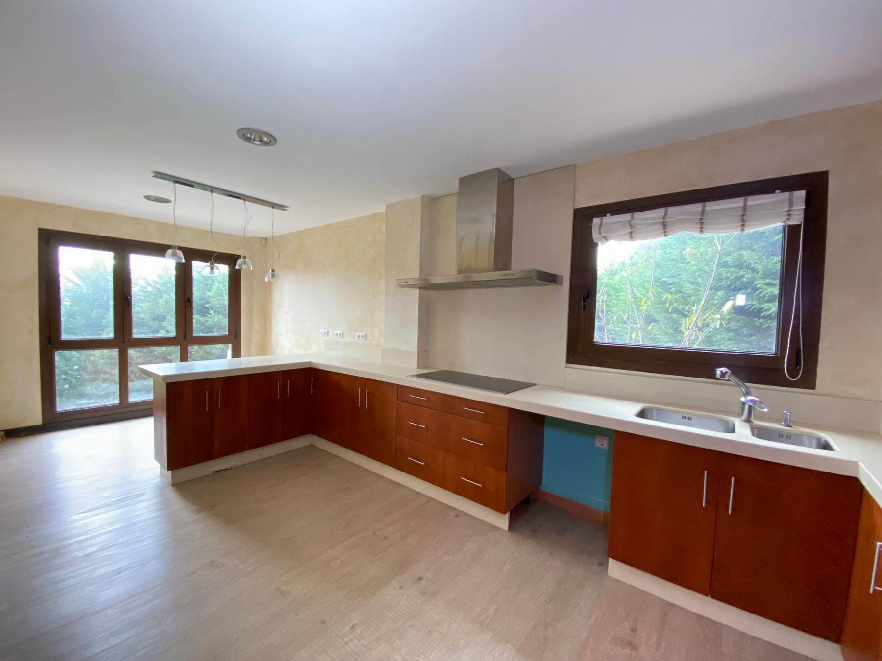 For sale of chalet in Oviedo