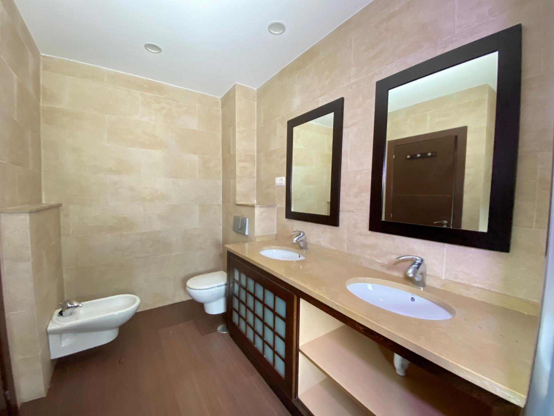 For sale of chalet in Oviedo