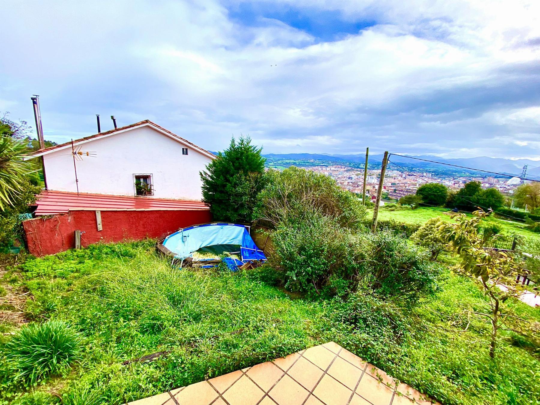 For sale of chalet in Oviedo