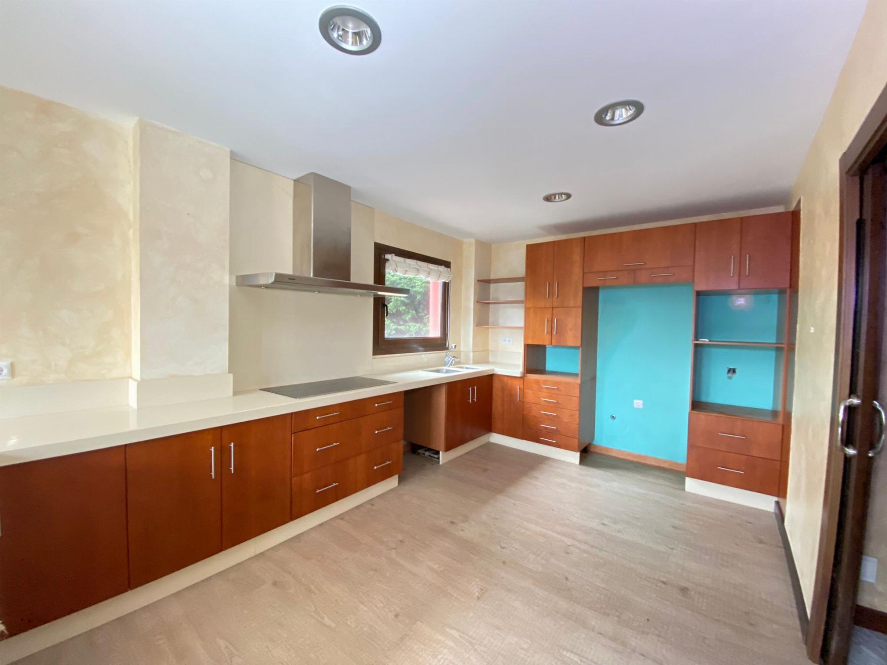 For sale of chalet in Oviedo