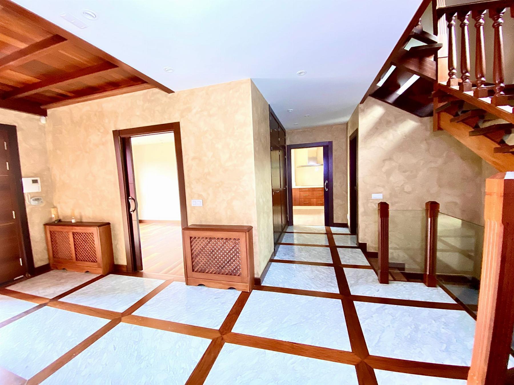 For sale of chalet in Oviedo