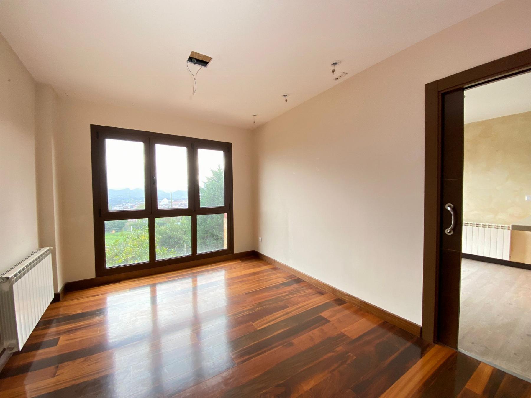 For sale of chalet in Oviedo