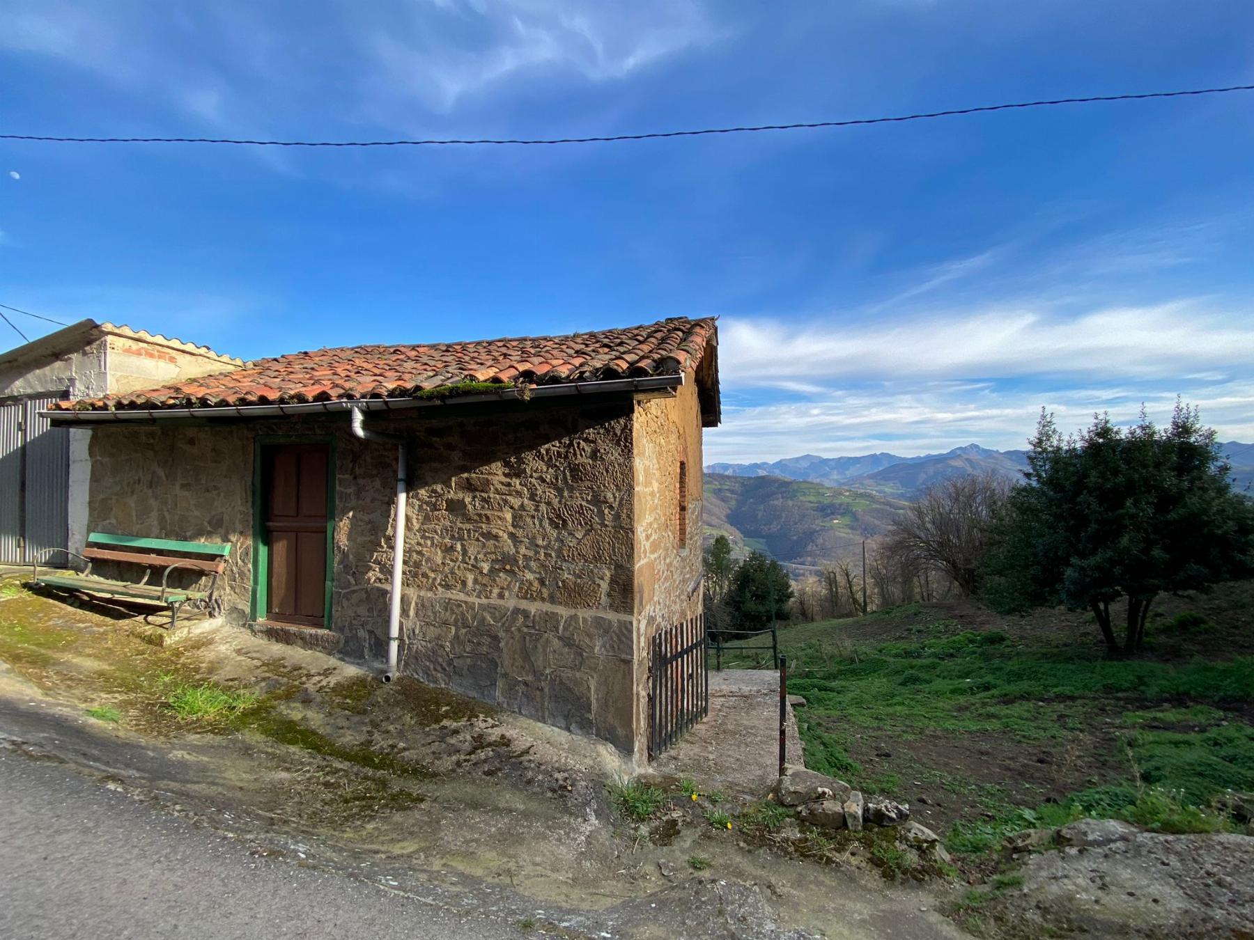 For sale of house in San Martín del Rey Aurelio