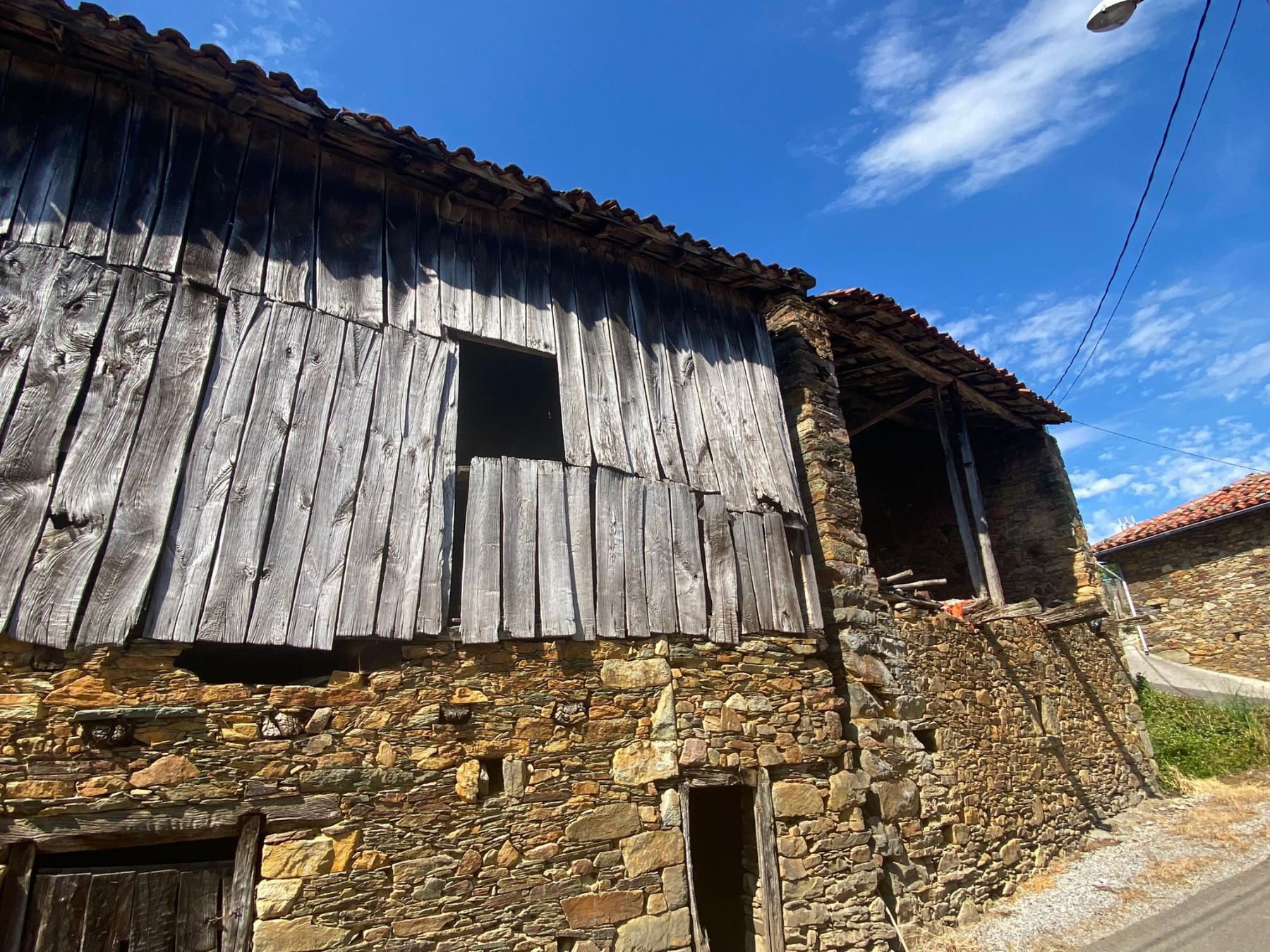 For sale of house in Salas Concejo
