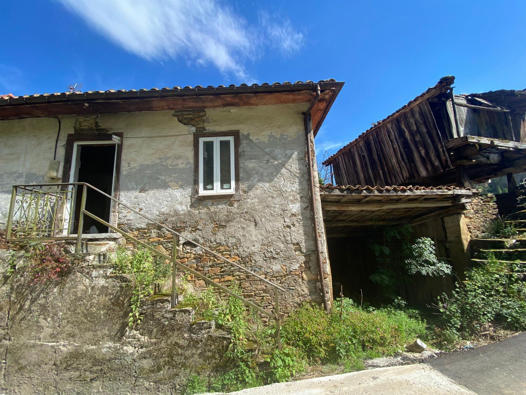 For sale of house in Salas Concejo