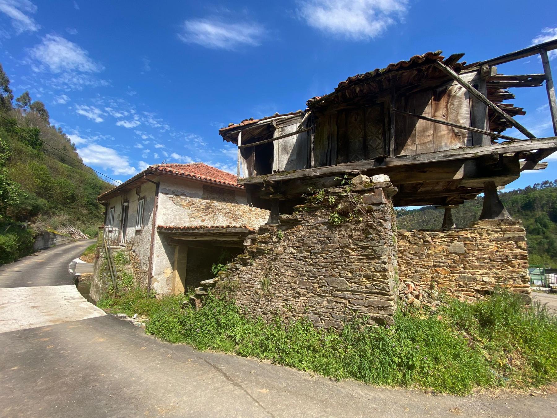 For sale of house in Salas Concejo