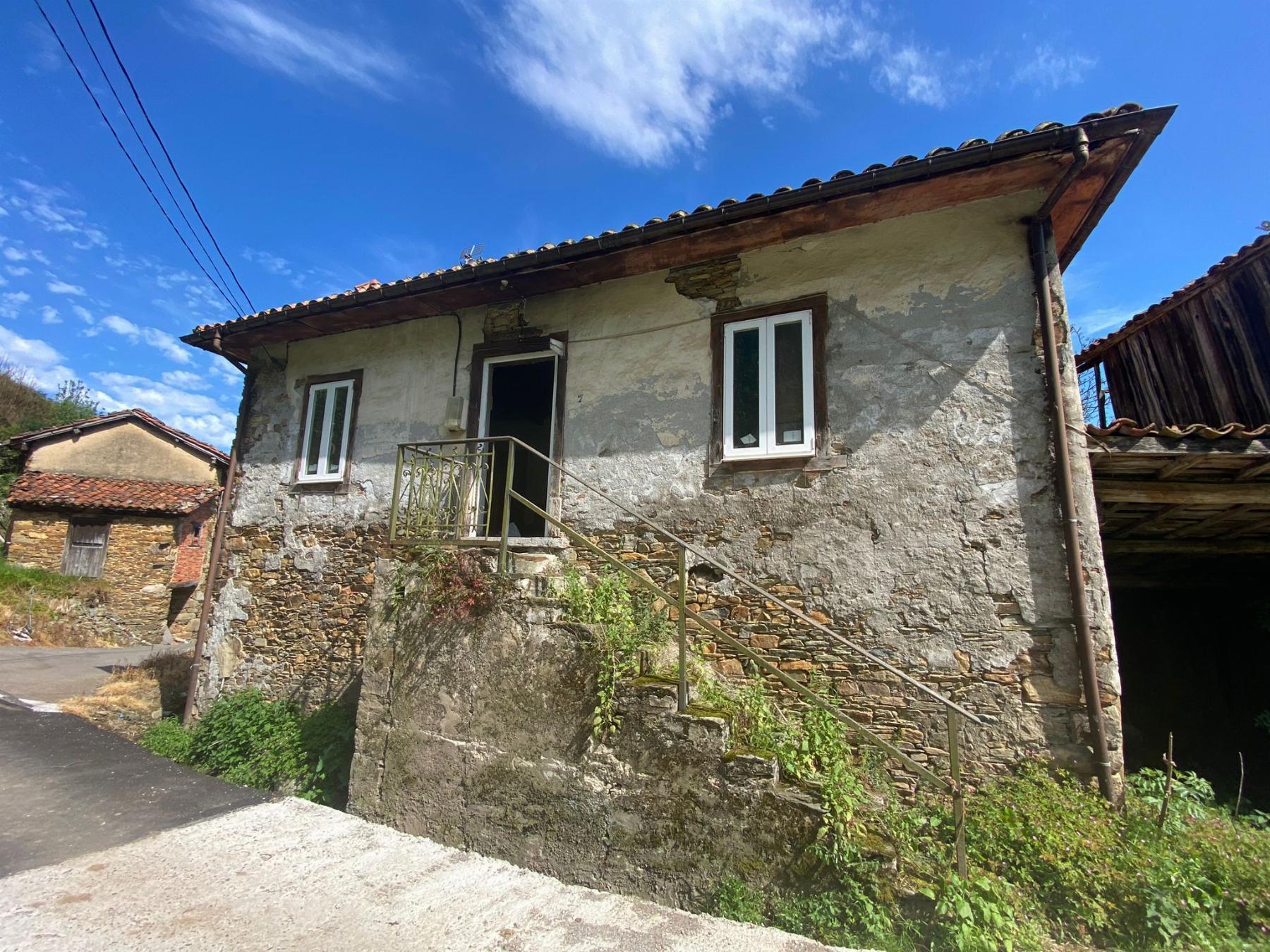 For sale of house in Salas Concejo
